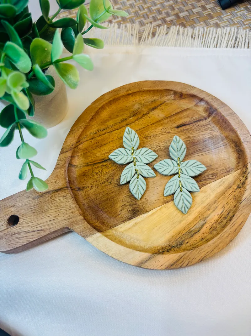 Green Leaf Dangle 