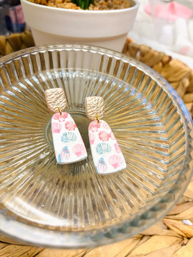 Gold Shell Dangle